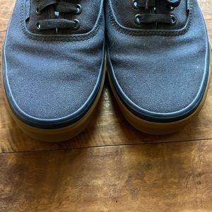 Vans size 11. Navy and gum.